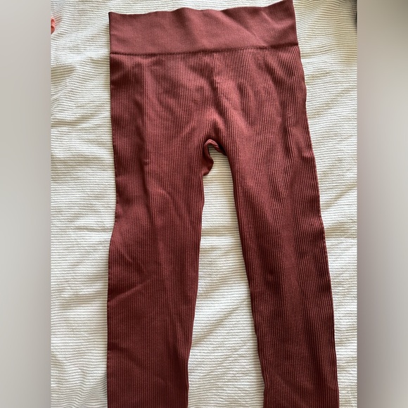 Rust colored leggings. New and never used - Picture 2 of 4